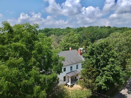 Craftsman Hideaway at the 1841 Farmhouse in Warwick (NY)