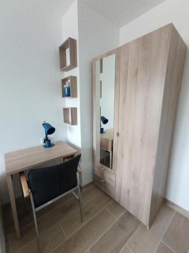 Private room in renovated apartment - Tram 1 min walk, Nice (photo 3)