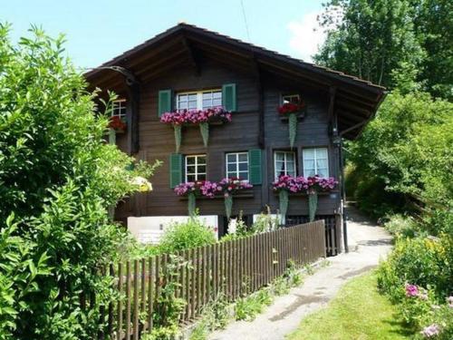  Chalet Flädermuus, Pension in Frutigen