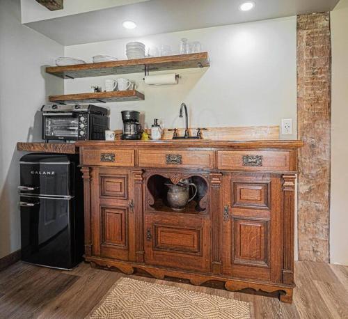 1786 Farm Cottage Honeymoon Suite Renovated 2022 in Warwick (NY)