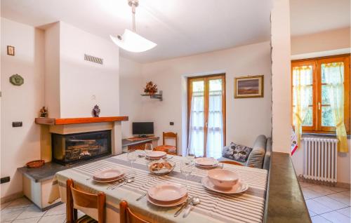  2 Bedroom Amazing Apartment In San Terenzo Monti in Bardine di San Terenzo Monti
