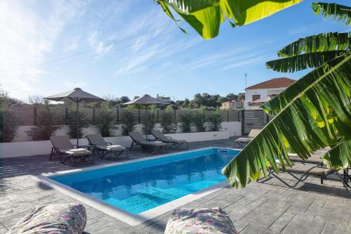 Newly Renovated Queen Bee Villa, with Private Pool & Ping-Pong table