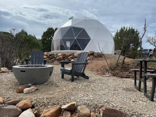 Canyon Rim Domes - A Luxury Glamping Experience!! Monticello