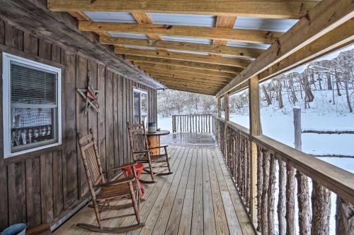 Cozy Catskills Home w/ Pond on 2 Acres! in Cairo (NY)
