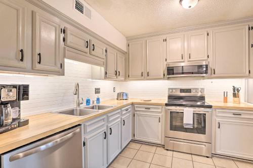 Mount Pleasant Vacation Rental with Fenced Yard in Charleston, USA