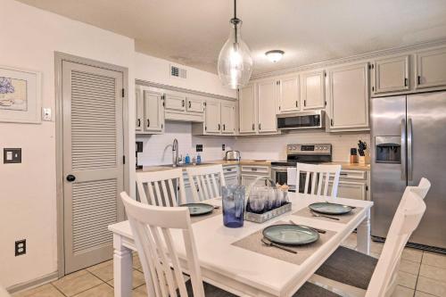 Mount Pleasant Vacation Rental with Fenced Yard in Charleston, USA