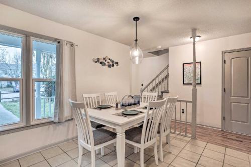 Mount Pleasant Vacation Rental with Fenced Yard in Charleston, USA