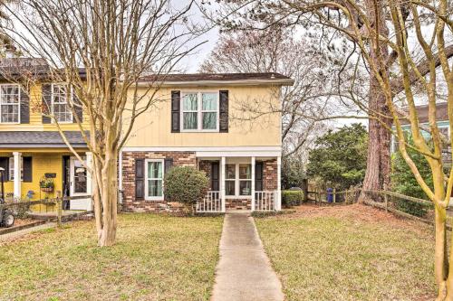 Mount Pleasant Vacation Rental with Fenced Yard in Charleston, USA