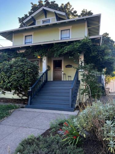 The Historic Entertainer in Downtown Monteith District photo 2