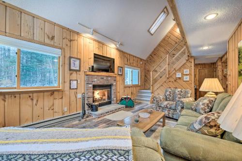 Relaxing Home Mins from Mt Snow, Hiking, and Lakes in Dover, USA