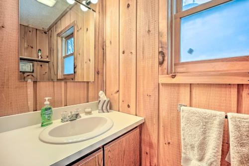 Relaxing Home Mins from Mt Snow, Hiking, and Lakes Relaxing Home Mins from Mt Snow, Hiking, and Lakes