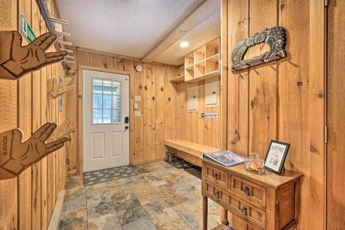 Relaxing Home Mins from Mt Snow, Hiking, and Lakes Relaxing Home Mins from Mt Snow, Hiking, and Lakes