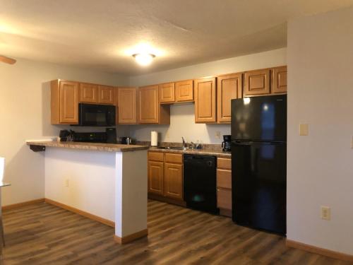. Spacious 2 and 3 bedroom newly furnished apartments close to Rivian