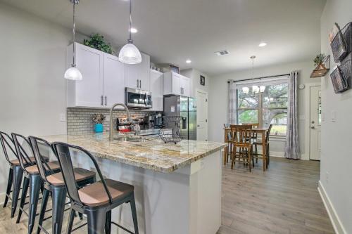 Lago Vista Townhome Near Lake Travis! in Lago Vista, USA