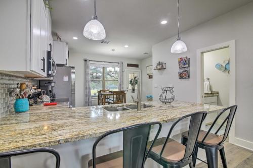 Lago Vista Townhome Near Lake Travis! in Lago Vista, USA
