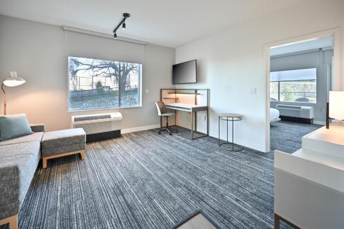 TownePlace Suites by Marriott Norfolk - image 3
