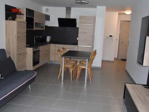 Appartement Bozel, 2 pièces, 4 personnes - FR-1-464-81 - Location saisonnière - Bozel