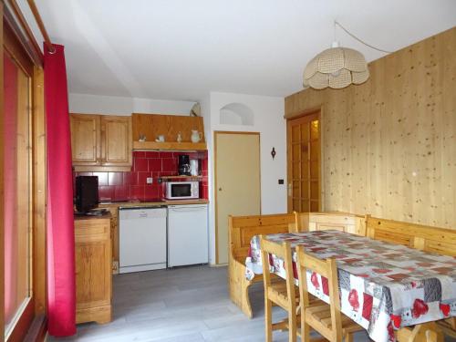 Appartement Pralognan-la-Vanoise, 3 pièces, 6 personnes - FR-1-464-78 - Apartment - Pralognan la Vanoise