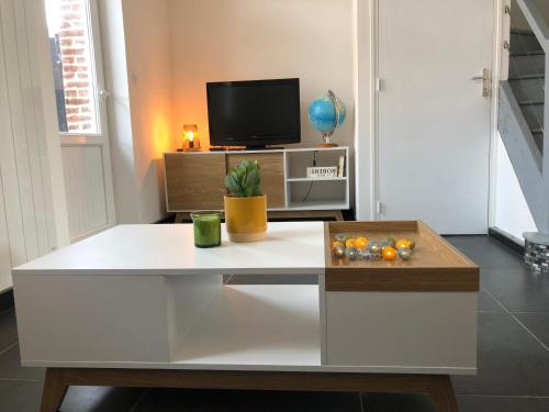 Facilities, Maison sur la place du village d’Ourville en Caux in Cleuville