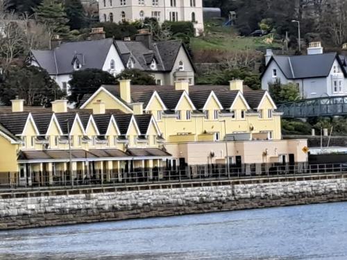 SeaView Apartment Suite in โคฟ