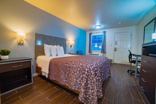 Queen Room