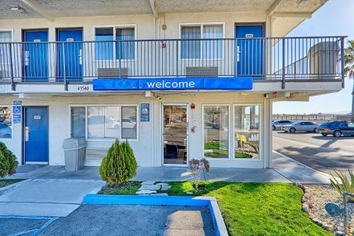 Motel 6-Lancaster, CA