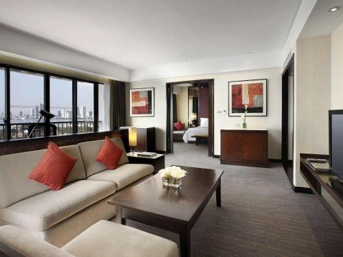 Sofitel Philippine Plaza Manila image 45