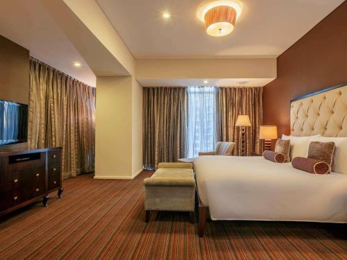 Joy-Nostalg Hotel & Suites Manila Managed by AccorHotels
