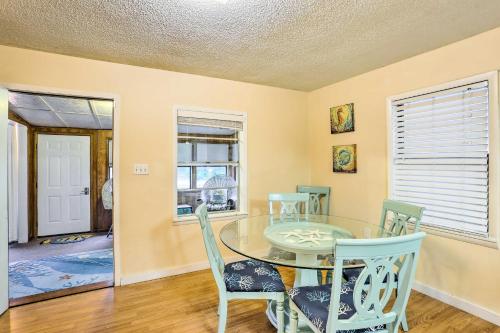 Charming Panama City Home with Deck 1 Block to Beach - image 13