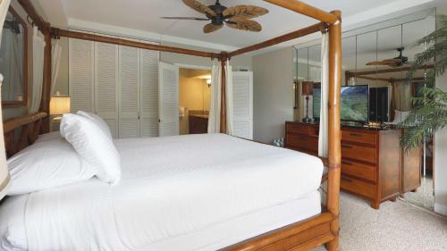 Maui Westside Presents: Whaler 420 - Best location in Kaanapali beach - main image