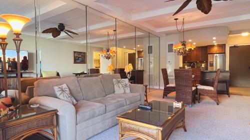 Maui Westside Presents: Whaler 420 - Best location in Kaanapali beach - image 5