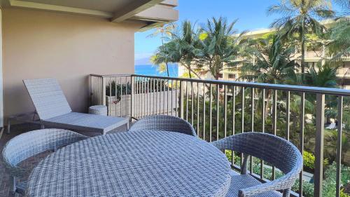 Maui Westside Presents: Whaler 420 - Best location in Kaanapali beach - image 14