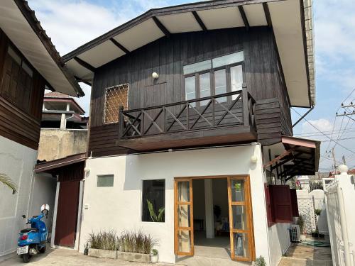 Cozy villa in Chiangmai old town, Чиангмай