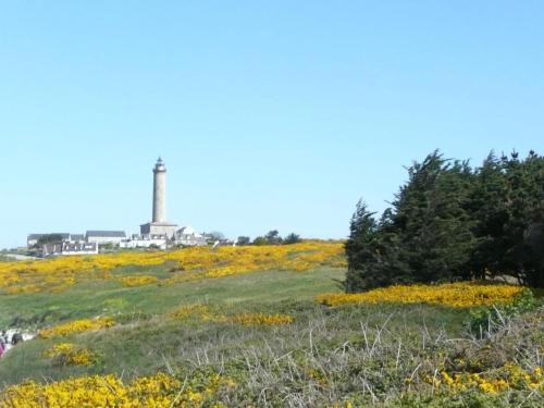 Charming granite stone cottage between land and sea, in St Pol de Leon