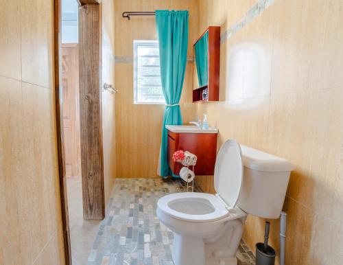 Bathroom, The Hidden Cottage in Anguilla