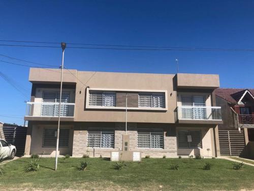 . Dúplex de categoría a una cuadra de la playa