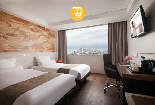 Royal Bay Hotel Makassar Room Type - Deluxe Twin Room