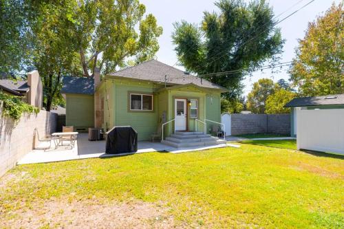 Downtown 3 bed newly renovated with amenities. photo 2