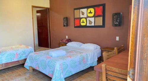 1 double bed, 1 twin bed