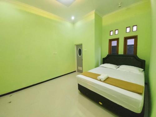 Tentrem Homestay by FHStay