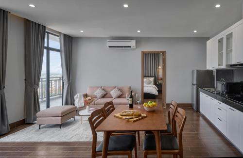 Landmark Two-Bedrooms image 2