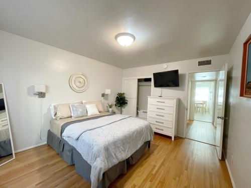 Comfy & Cozy in LA Inglewood 5miles to LAX 4 minuts to Sofi stadium in Inglewood, USA