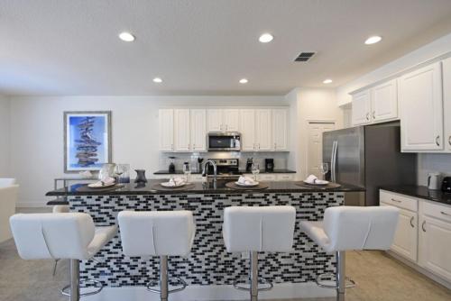 Lovely 6Bd Pool Gm Hm Watersong Resort-416OC home in Davenport, USA