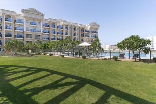 Allsopp & Allsopp - Superb Amenities 1-Bedroom Apartment in Resortz by Danube Arjan - image 11