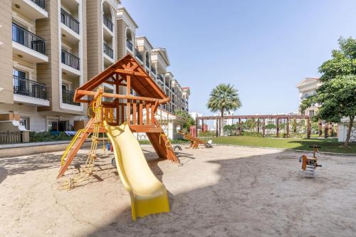 Allsopp & Allsopp - Superb Amenities 1-Bedroom Apartment in Resortz by Danube Arjan - image 13