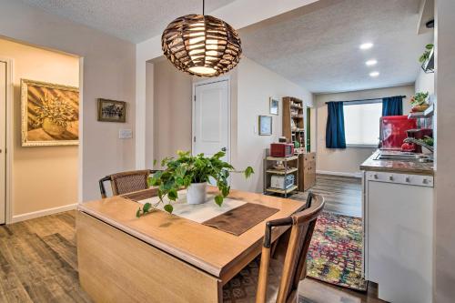 Ideally Located House - 9 Mi From Route 66! in Normal, USA