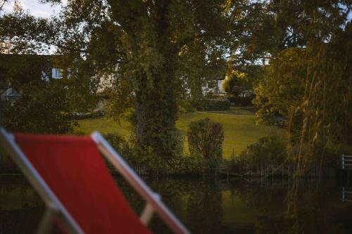 Le chalet du bout du monde, en bord de rivière !