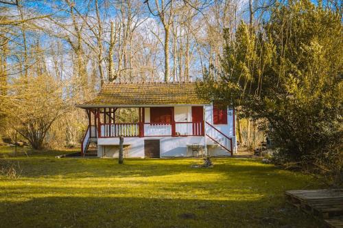 Le chalet du bout du monde, en bord de rivière !