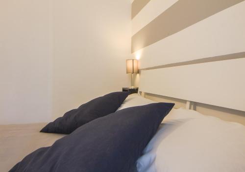 Appartamento con 2 camere e 2 bagni in centro con parcheggio