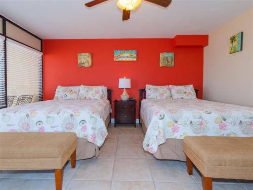 LR 114 - The Seahorse Room in Rockport, USA
